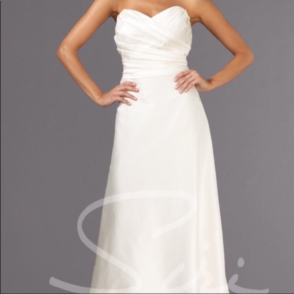 Siri Bridal Gown Ivory Duppioni Silk Off White